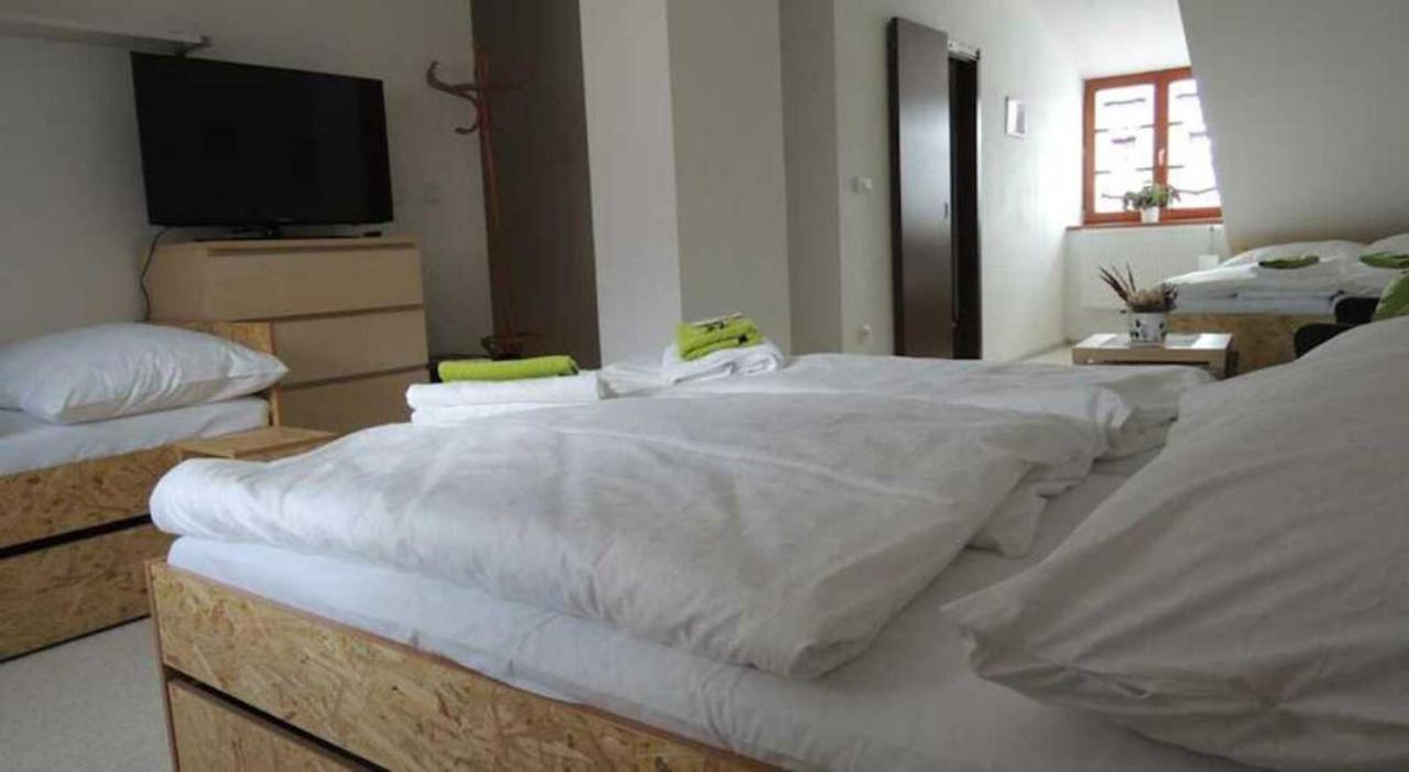 Hotel Hospodarsky Dvur Bohuslavice 텔치 외부 사진