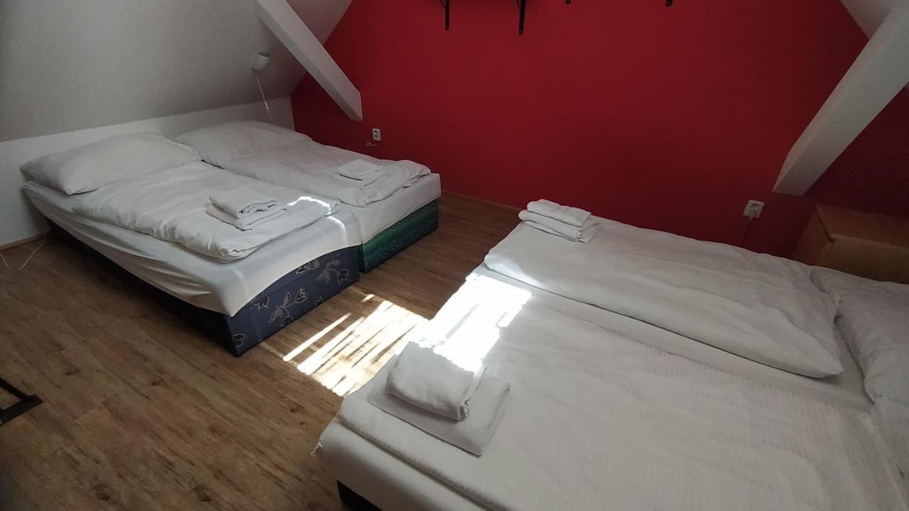 Hotel Hospodarsky Dvur Bohuslavice 텔치 외부 사진